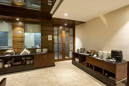 hotel with meeting room in igi airport, delhi - hotel airport view delhi