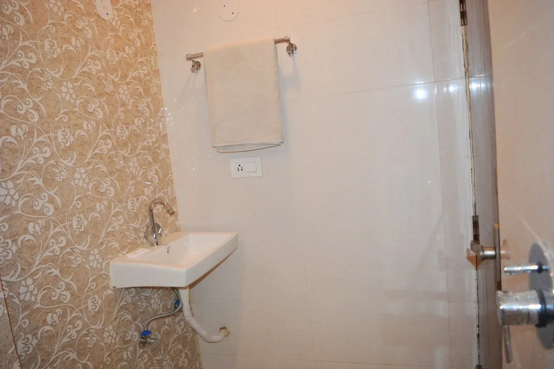 hotels for couple in hotel alpha stay delhi