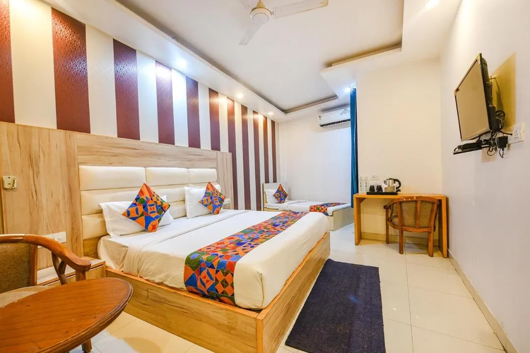 luxury hotel in hotel aman inn delhi