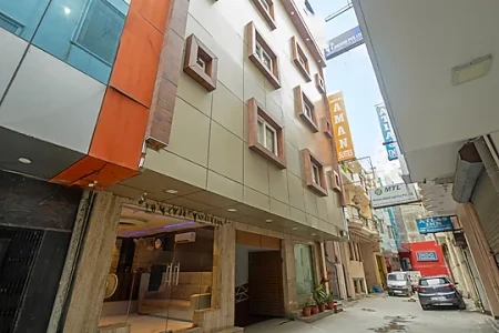 hotel with free parking in mahipalpur, delhi - hotel aman