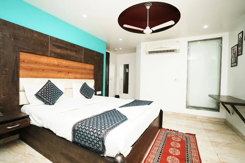 unmarried couple friendly hotels in hotel amour delhi