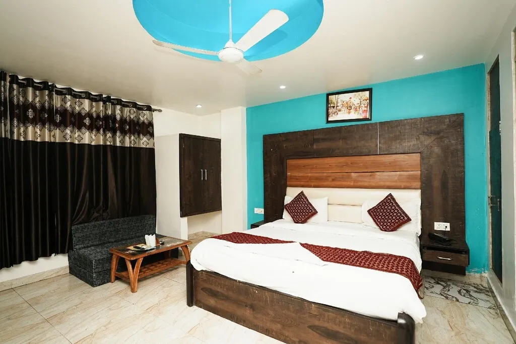 best early check in hotels in hotel amour delhi