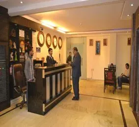 best hotels for unmarried couples in hotel apple inn delhi