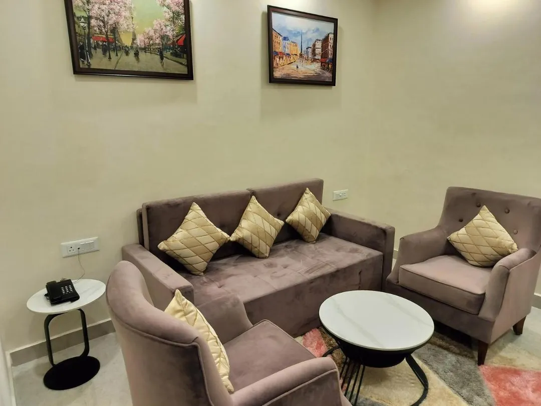 group holiday hotels in hotel luxe opera nh8 delhi