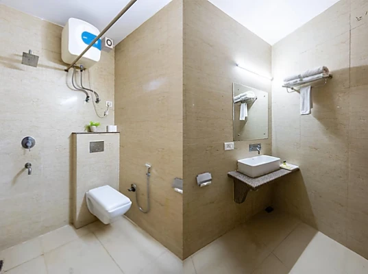 best hotel stay in hotel arch delhi