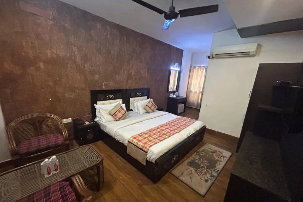 business travel hotels in hotel arihant inn delhi