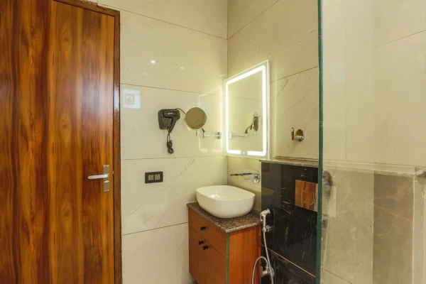 hotel near delhi airport - hotel aroma suites delhi airport