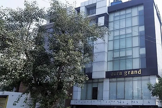hotel with gym in anand vihar, delhi - hotel aura ip grand by qotel karkardooma