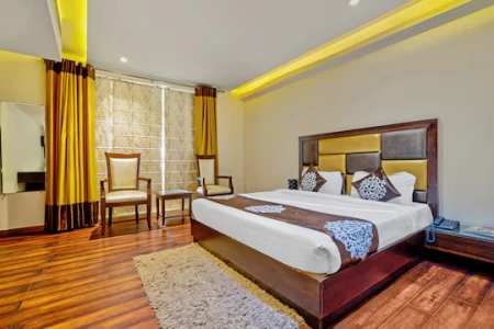 jacuzzi hotel in anand vihar, delhi - hotel aura ip grand by qotel karkardooma