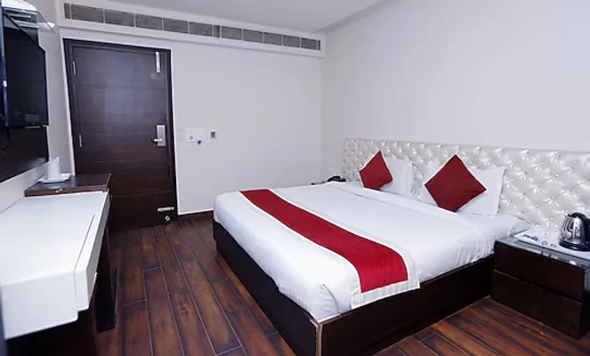 best hourly hotels in hotel aura ip grand by qotel karkardooma delhi