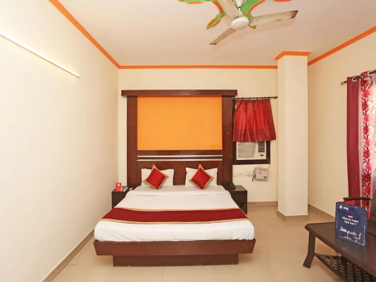 hotel with banquet hall in paharganj, delhi - hotel aura palace deluxe