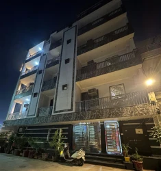 hotels for unmarried couples in hotel blue diamond delhi