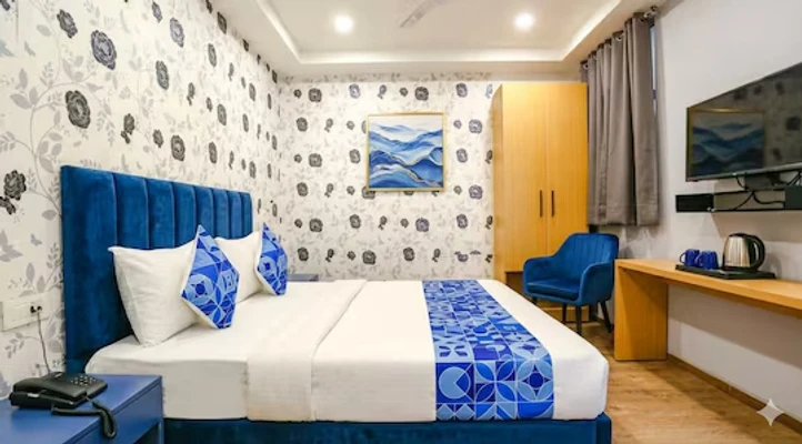 luxury hotel in hotel blusky by greysky group delhi