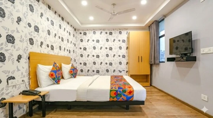 5 star hotels in hotel blusky by greysky group delhi