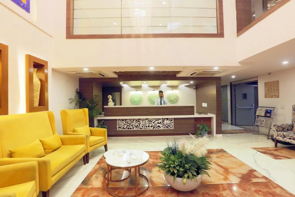 top luxury hotels in hotel cardinal express oxmo delhi airport delhi