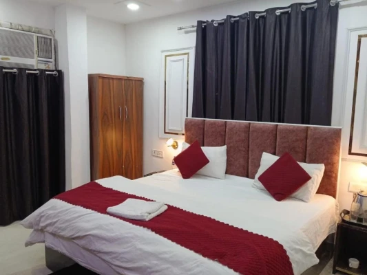 hourly stay in hotel celebration home delhi