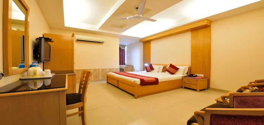 best hotels for couple in hotel clark heights delhi