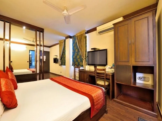 best unmarried couple friendly hotels in hotel clark heights delhi