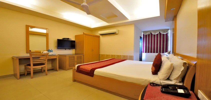 best corporate hotels in hotel clark heights delhi