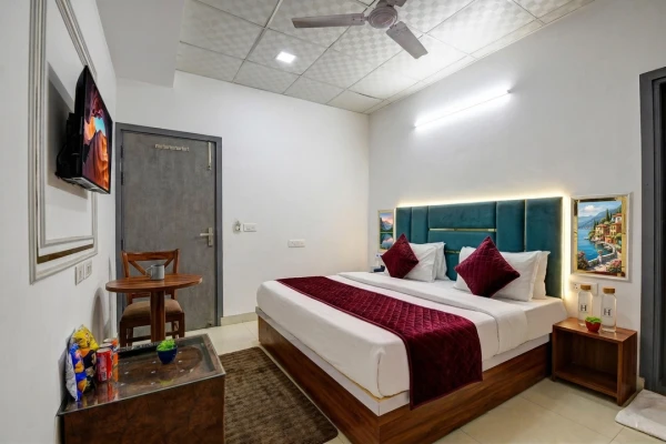 hotel with swimming pool in sector 18, delhi - hotel cozy nest rohini