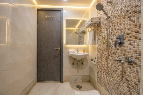 hotel with banquet hall in sector 18, delhi - hotel cozy nest rohini