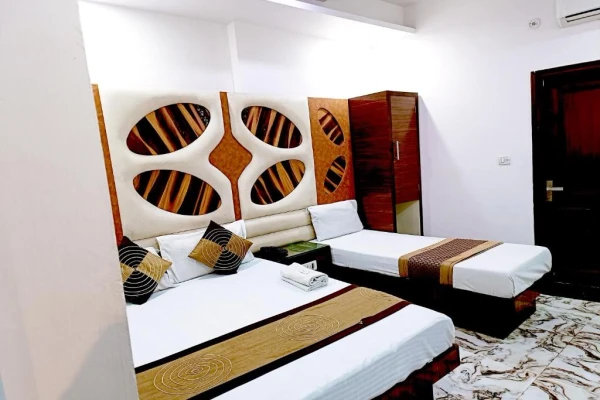 hotel with gym in paharganj, delhi - hotel crystal deluxe