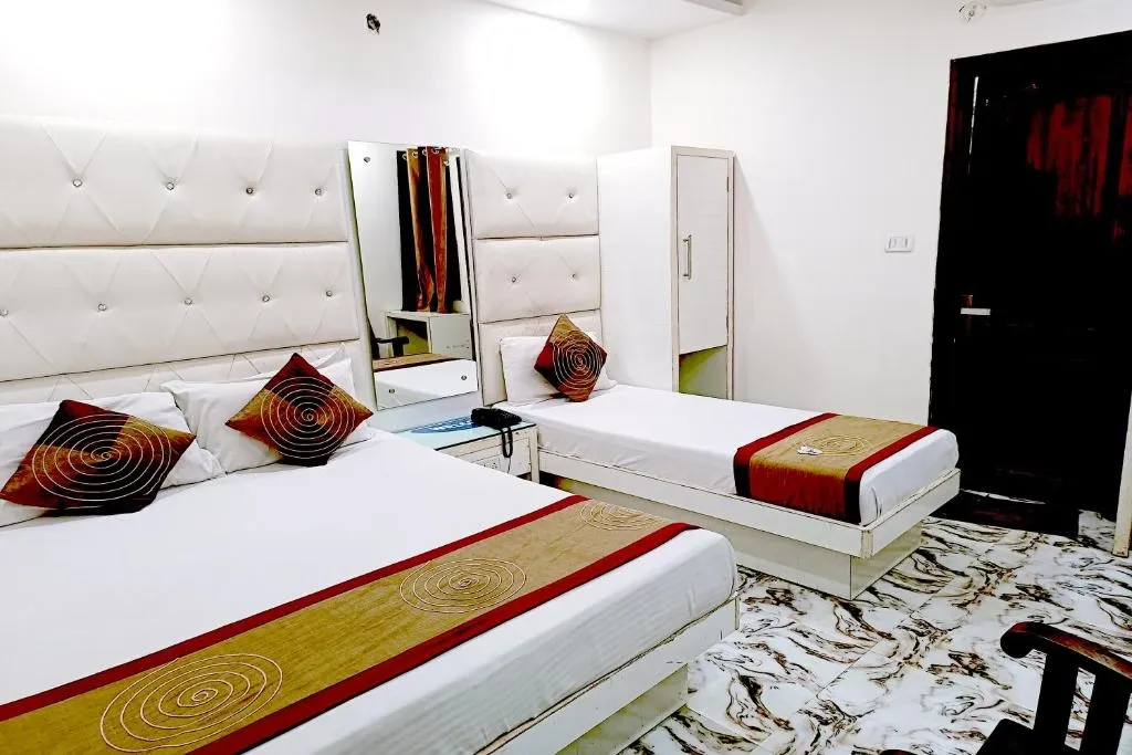 best business hotels in hotel crystal deluxe delhi