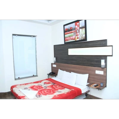 cheap hotels in hotel d - dreamz suites delhi