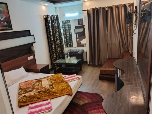 budget hotels in hotel d - dreamz suites delhi