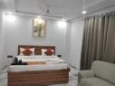 luxury hotel in hotel deora delhi