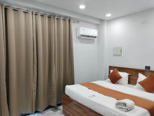 cheap and best hotels in hotel deora delhi
