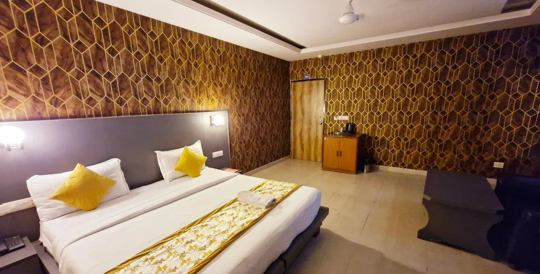 best day time hotels in hotel diamond airport delhi