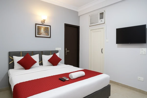 hotel with swimming pool in khanpur, delhi - mauryan express hotel devil khanpur