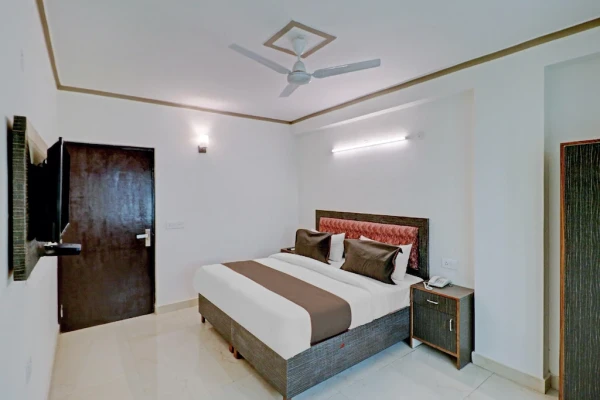 hotel in preet vihar tehsil, delhi for family - hotel dolphin