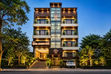 best luxury hotel in hotel downtown - east of kailash delhi