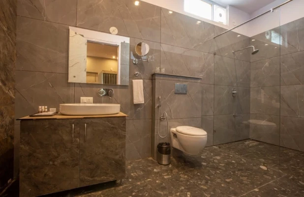 hotel with swimming pool in mahipalpur, delhi - hotel east end delhi airport