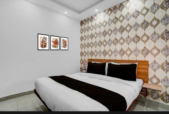hotel in azad nagar, delhi for couples - hotel easy stay