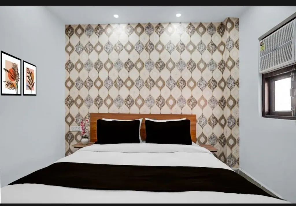 couple hotels in hotel easy stay delhi