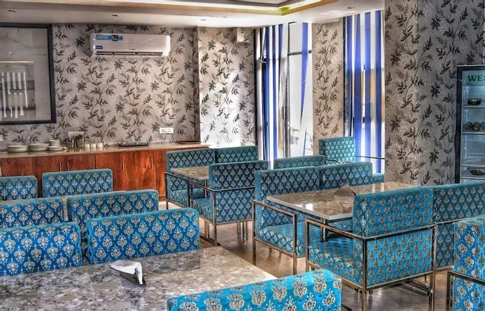 best couple friendly hotels in hotel emblem suites delhi