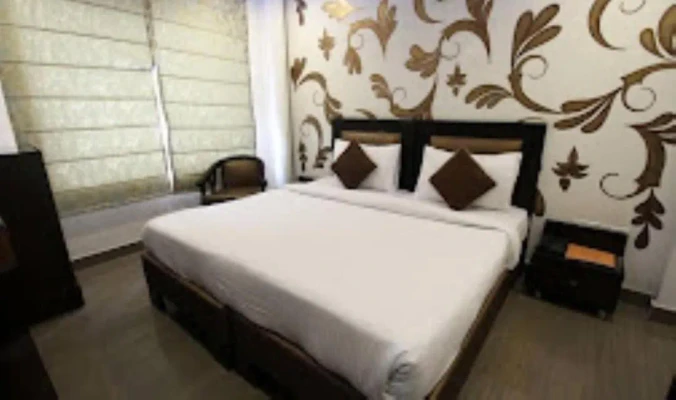 hotel with free parking in kalkaji, delhi - hotel geras kalkaji