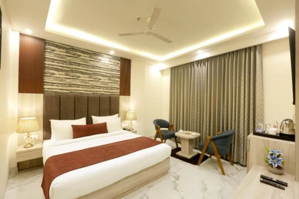hotel with free parking in mahipalpur extension, delhi - hotel ginger palace delhi airport