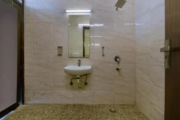 hotel in i.p. extension, delhi for couples - hotel golden keys ip extension