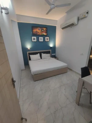 family Hotel with pool in i.p. extension, delhi - hotel golden keys ip extension