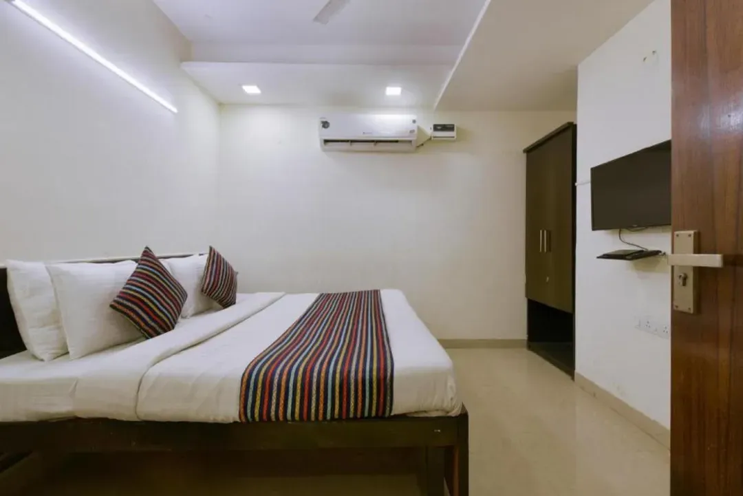 4 star hotels in hotel golden keys ip extension delhi
