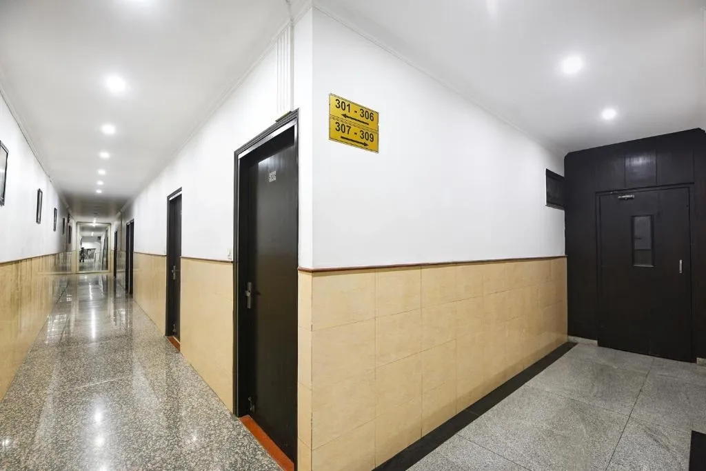 short stay hotels in hotel golden palm by signature stayz delhi