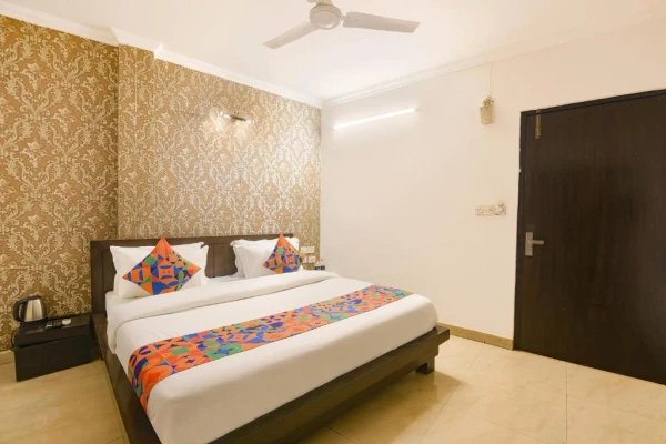 best hotel stay in hotel golden palm by signature stayz delhi