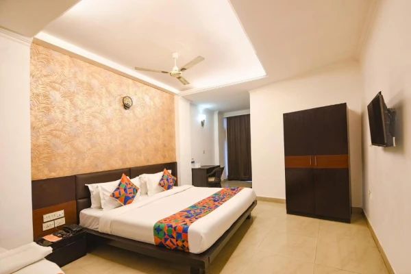 five star hotels in hotel golden palm by signature stayz delhi