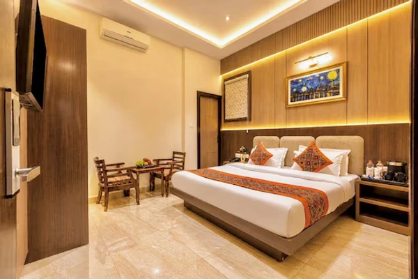 hotel in paharganj, delhi for family - hotel golden wings
