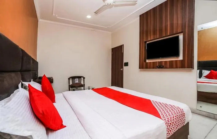 luxury hotels in hotel grand inn delhi