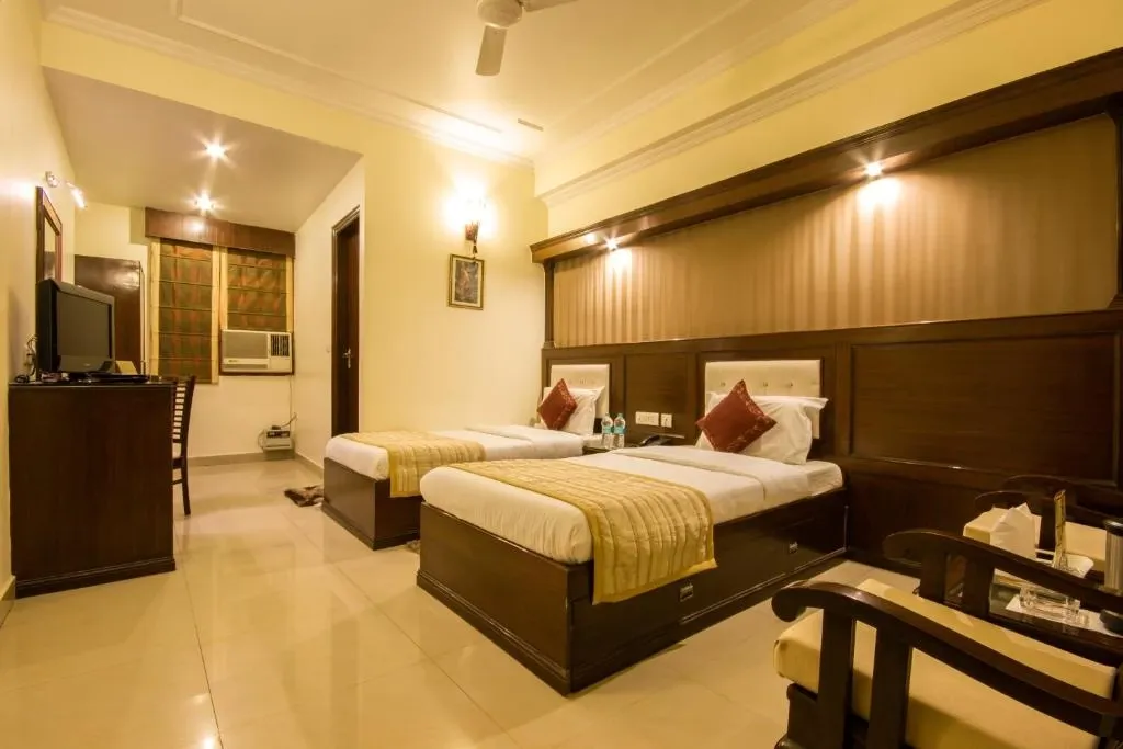 best hotels for unmarried couples in hotel grand park inn delhi